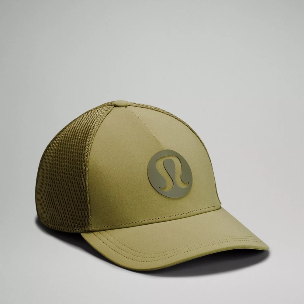 Lululemon Trucker Hat
Logo